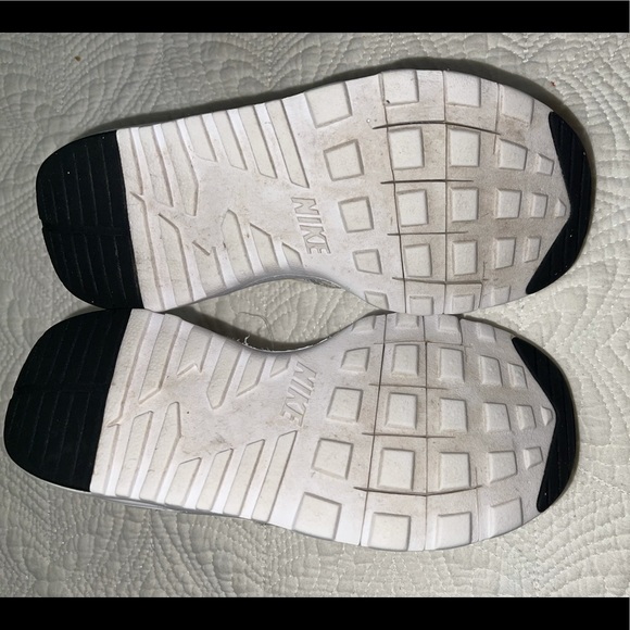 White Nike shoes size 12C - Picture 2 of 5